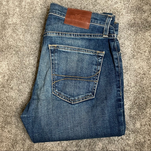 Hollister Jean - Picture 2 of 3